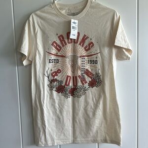 NWT graphic tee